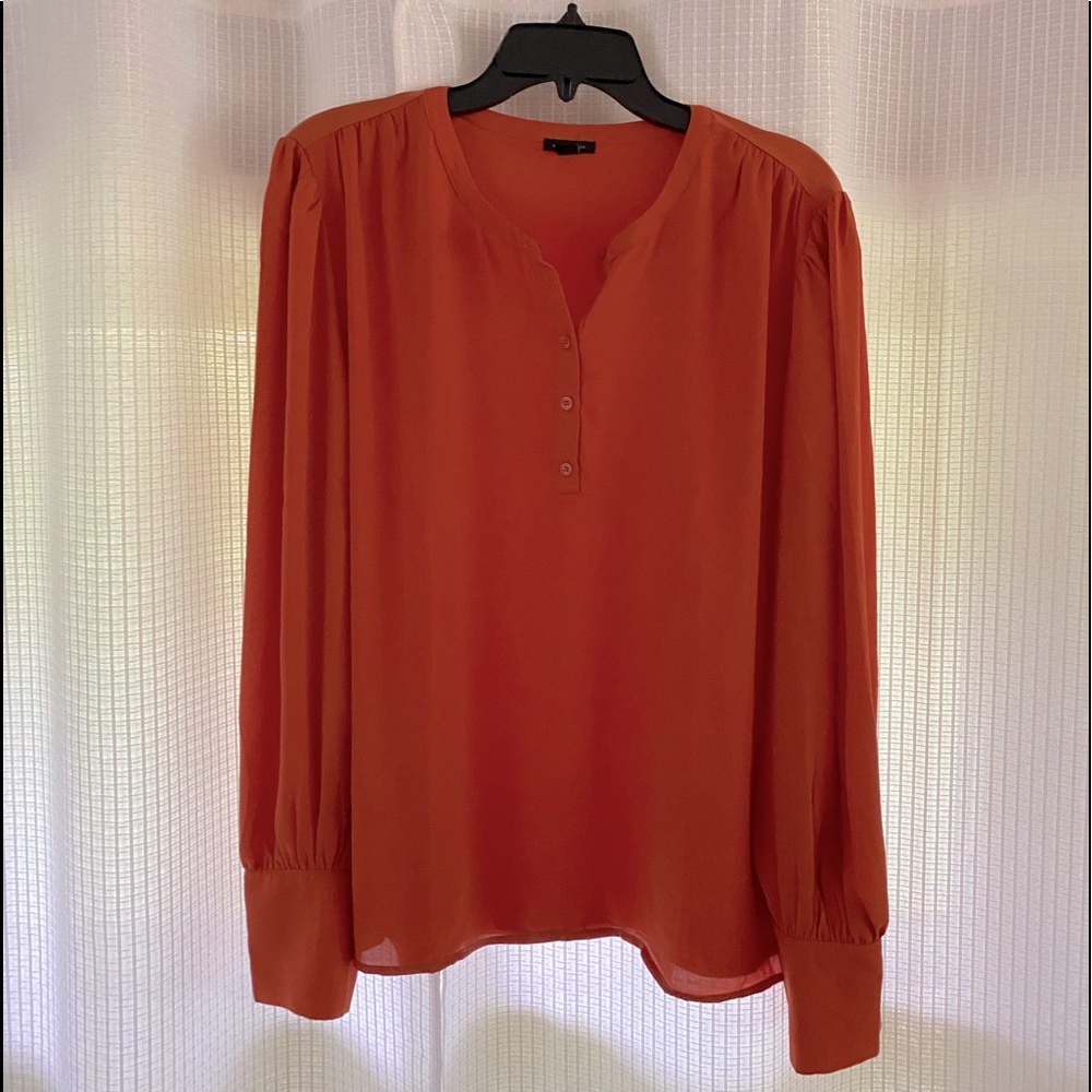Women’s XL Ann Taylor mixed media orange blouse. Brand new, perfect condition.
